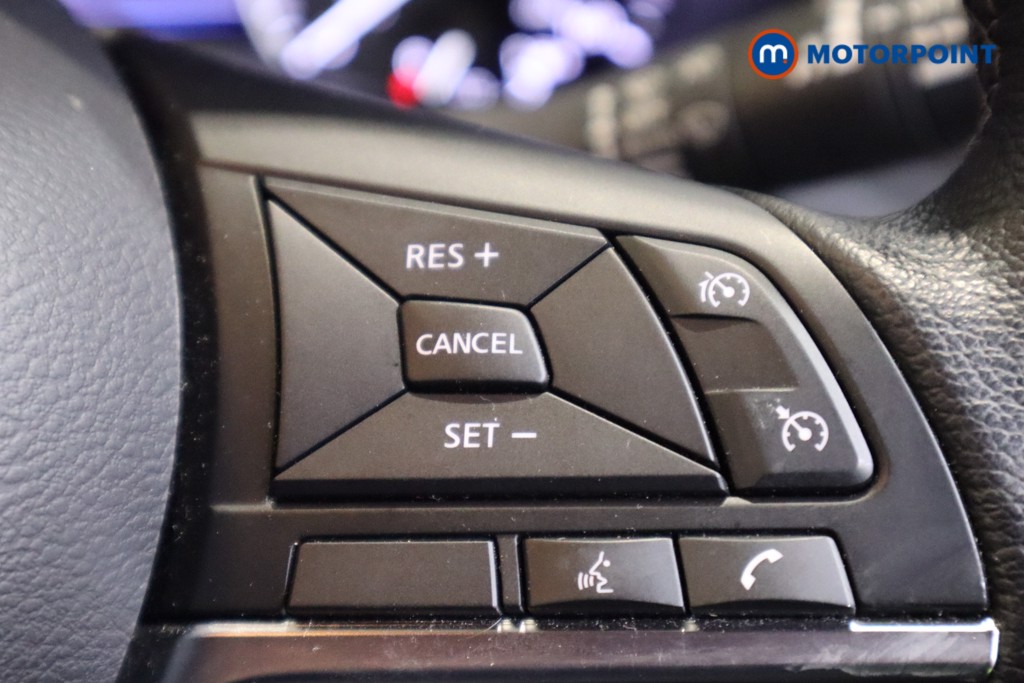 Nissan Juke N-Connecta Manual Petrol SUV - Stock Number (1603534) - 17th supplementary image