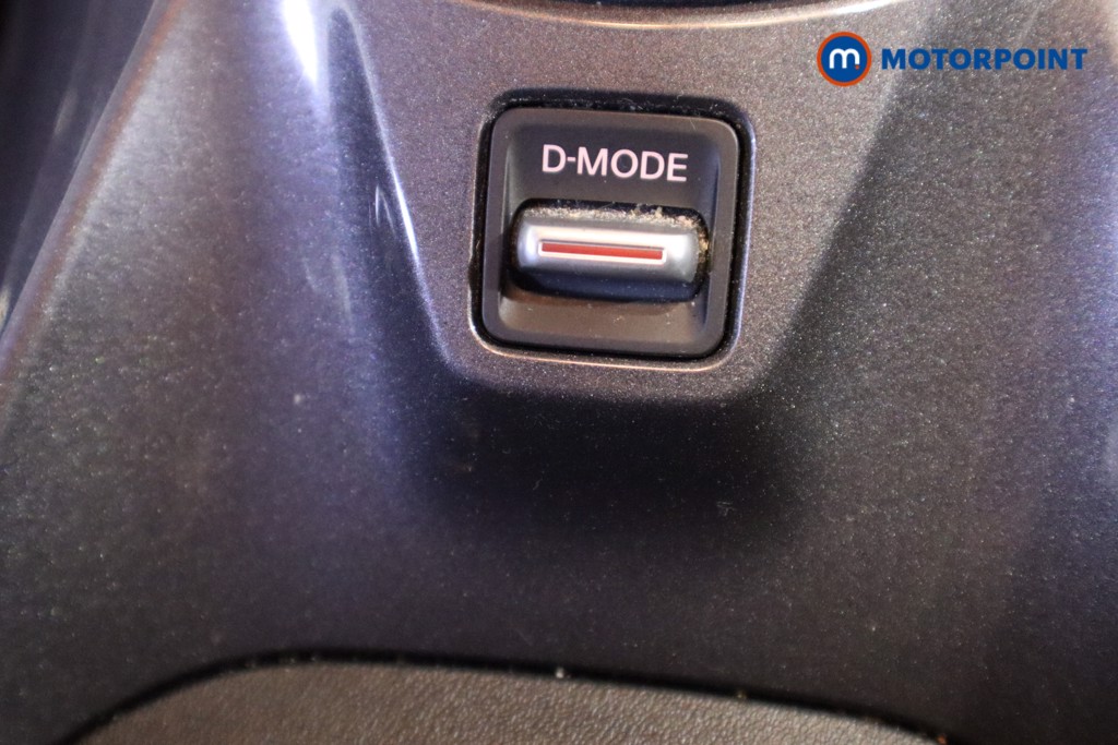 Nissan Juke N-Connecta Manual Petrol SUV - Stock Number (1603534) - 21st supplementary image