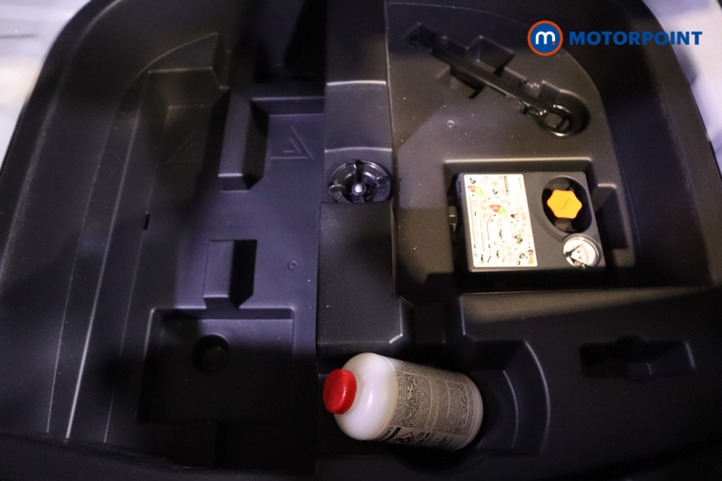 Nissan Juke N-Connecta Manual Petrol SUV - Stock Number (1603534) - 26th supplementary image