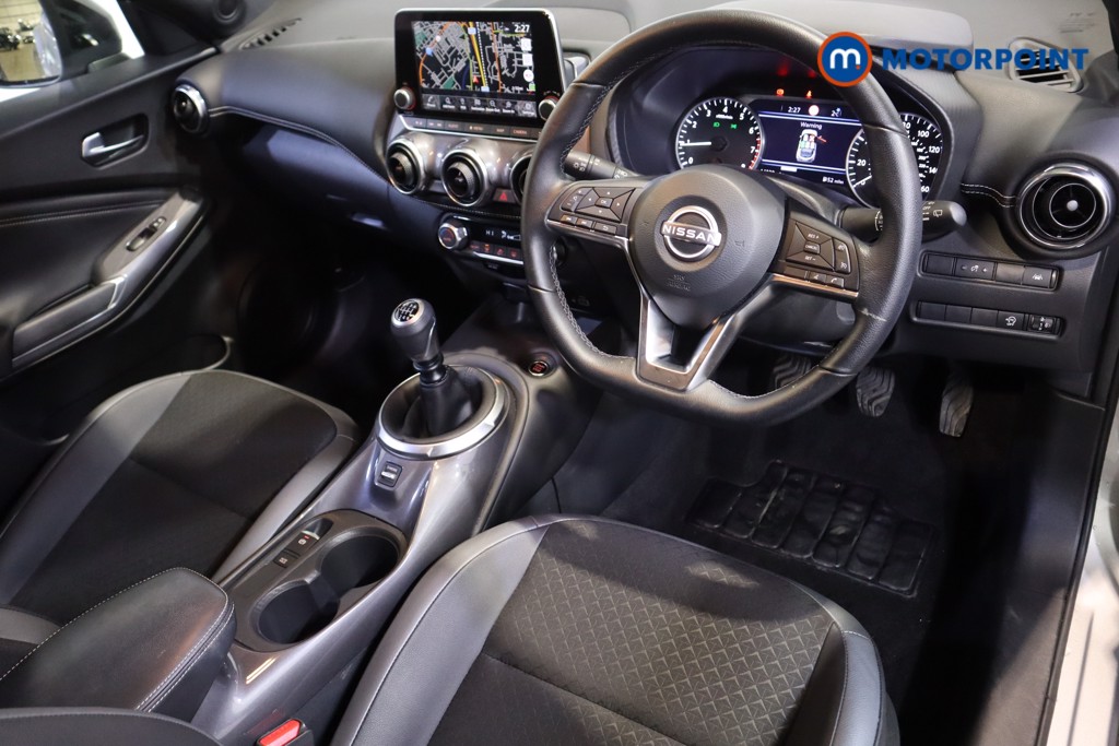 Nissan Juke N-Connecta Manual Petrol SUV - Stock Number (1603534) - 1st supplementary image