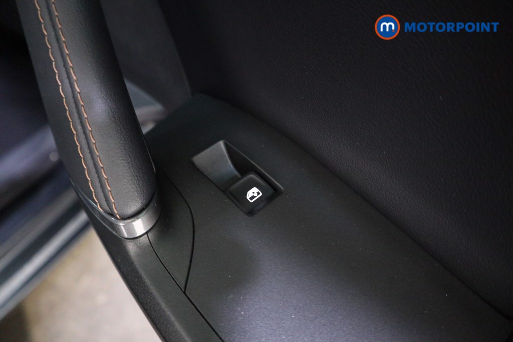 Cupra Leon V1 Manual Petrol Hatchback - Stock Number (1604179) - 17th supplementary image