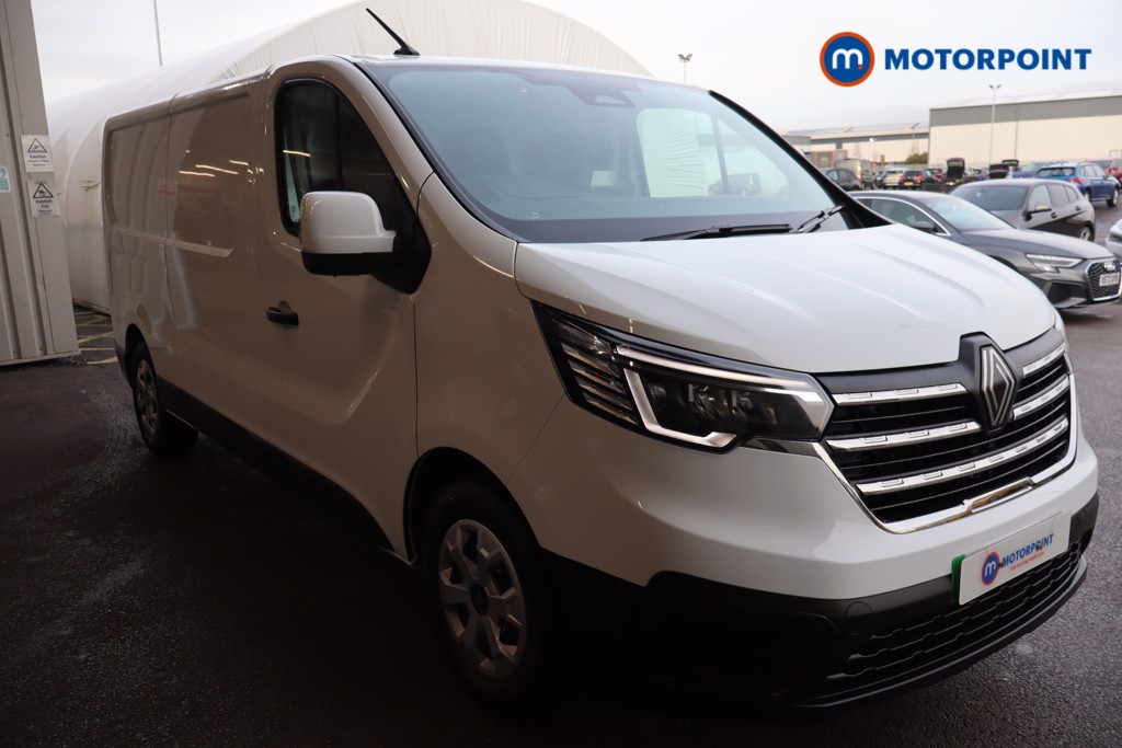 Renault Trafic Advance Automatic Electric Panel Van - Stock Number (1604216) - Passenger side front corner
