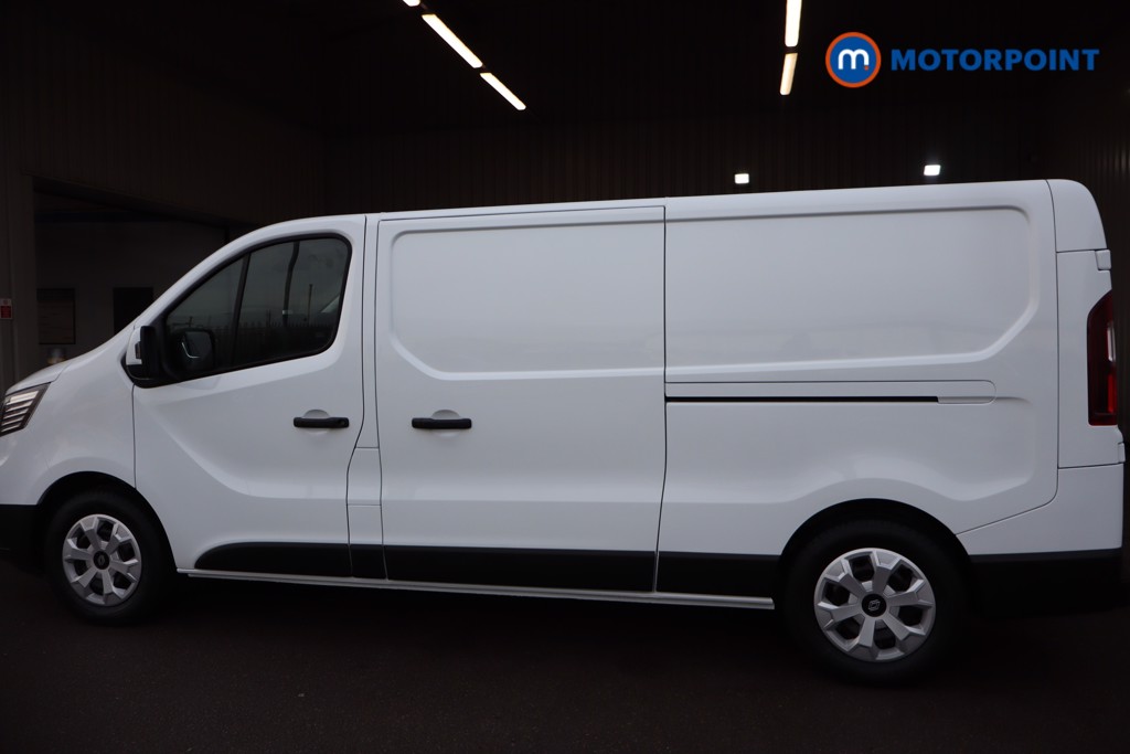 Renault Trafic Advance Automatic Electric Panel Van - Stock Number (1604216) - Drivers side rear corner