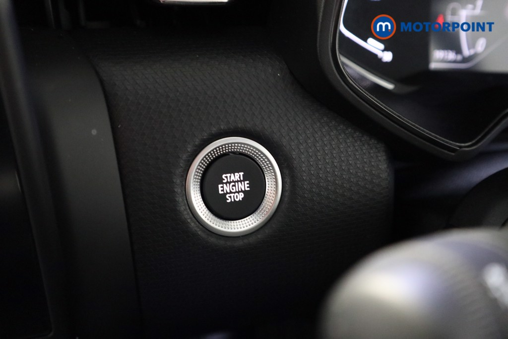 Renault Clio Evolution Manual Petrol Hatchback - Stock Number (1604354) - 6th supplementary image