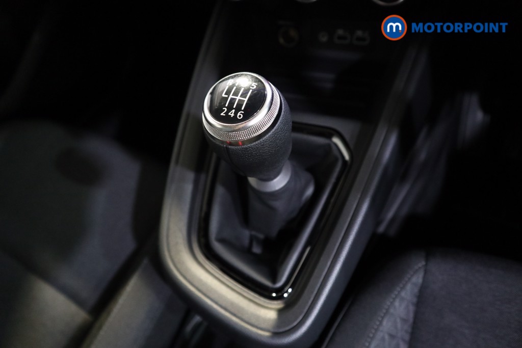 Renault Clio Evolution Manual Petrol Hatchback - Stock Number (1604354) - 10th supplementary image