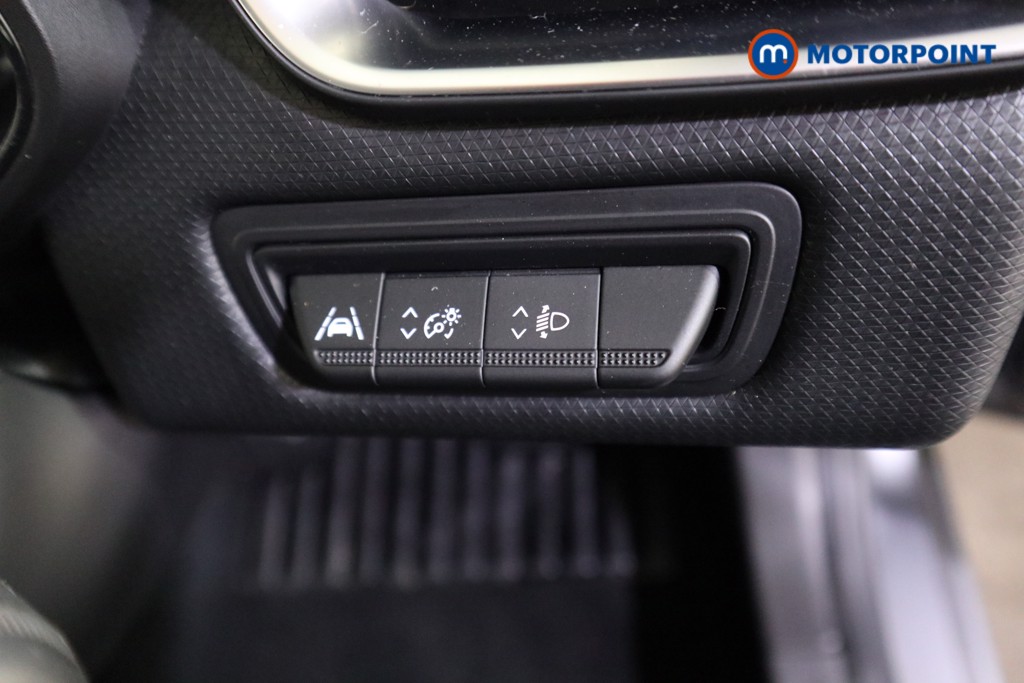 Renault Clio Evolution Manual Petrol Hatchback - Stock Number (1604354) - 11th supplementary image