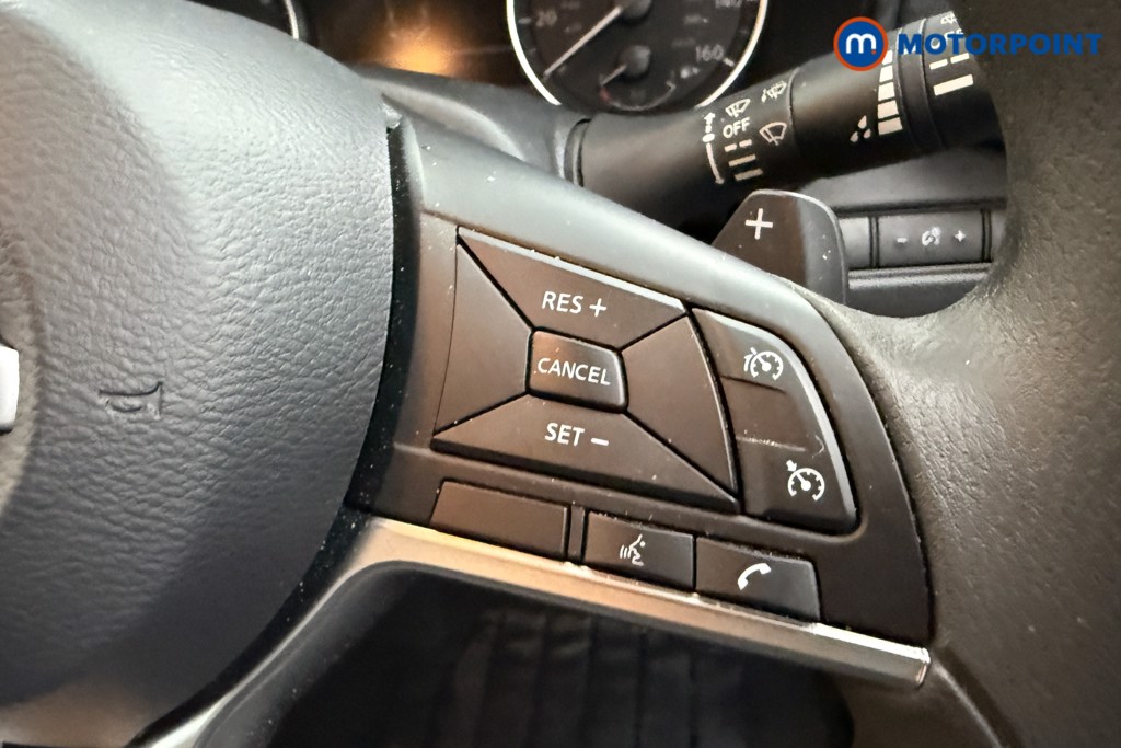 Nissan Juke Acenta Premium Automatic Petrol SUV - Stock Number (1604374) - 4th supplementary image