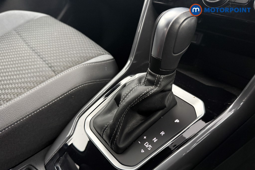 Volkswagen T-Roc R-Line Automatic Petrol SUV - Stock Number (1604474) - 16th supplementary image