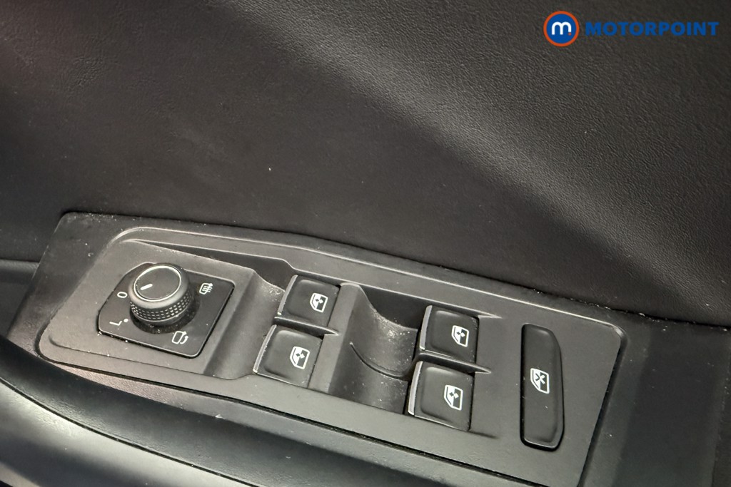 Volkswagen T-Roc R-Line Automatic Petrol SUV - Stock Number (1604474) - 21st supplementary image