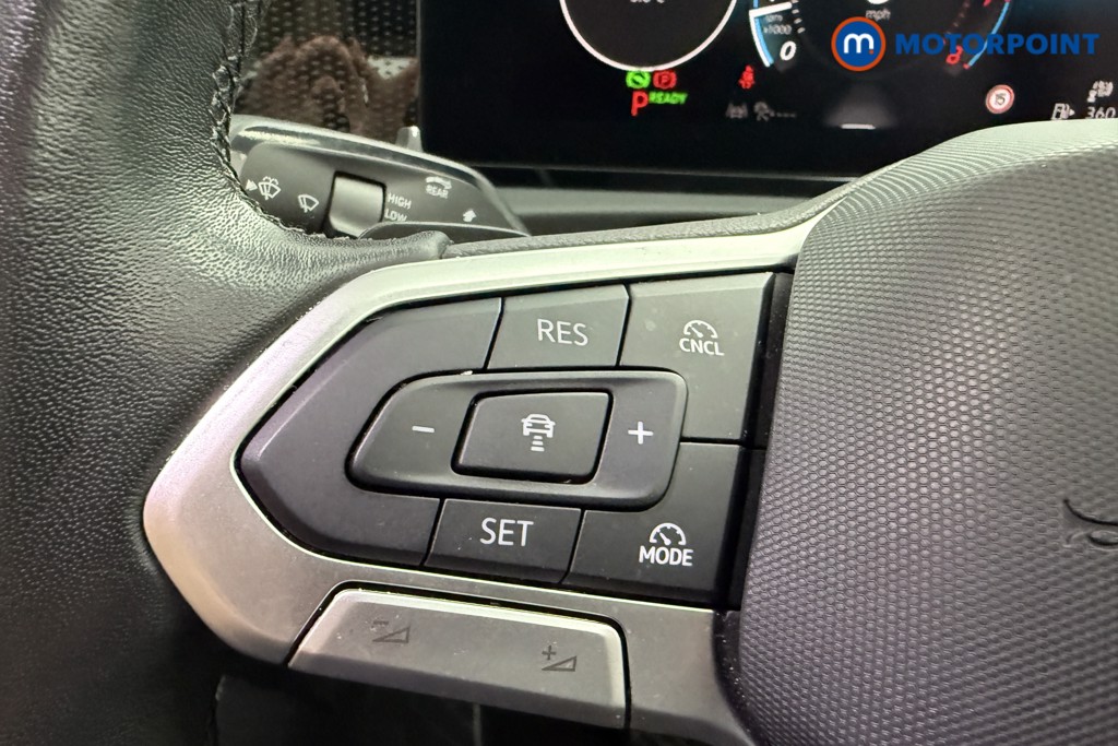 Volkswagen Tiguan Life Launch Edition Automatic Petrol SUV - Stock Number (1604788) - 4th supplementary image