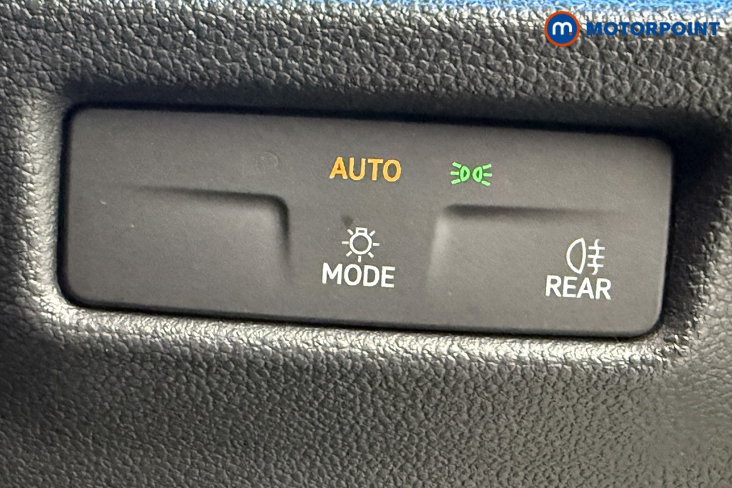 Volkswagen Tiguan Life Launch Edition Automatic Petrol SUV - Stock Number (1604788) - 21st supplementary image