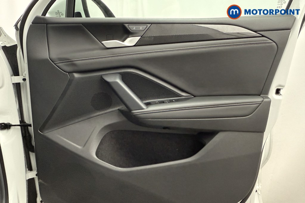 Volkswagen Tiguan Life Launch Edition Automatic Petrol SUV - Stock Number (1604788) - 22nd supplementary image