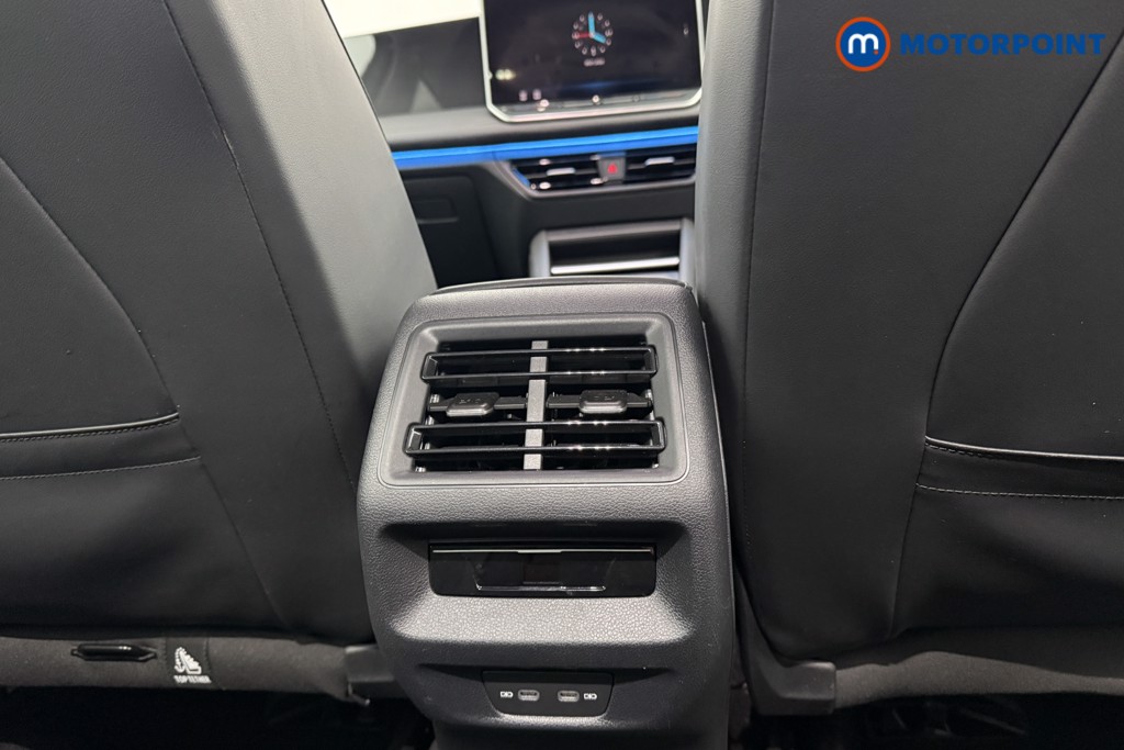 Volkswagen Tiguan Life Launch Edition Automatic Petrol SUV - Stock Number (1604788) - 27th supplementary image