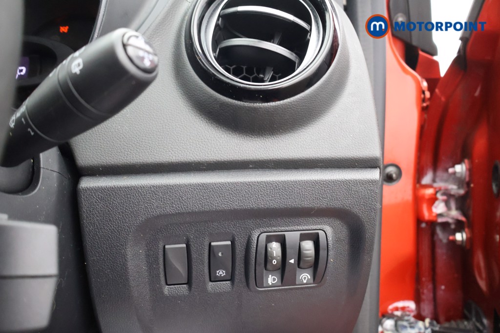 Renault Captur Iconic Automatic Diesel SUV - Stock Number (1606324) - 7th supplementary image