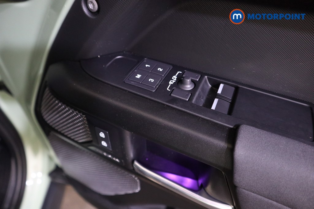 Land Rover Defender 75Th Limited Edition Automatic Diesel SUV - Stock Number (1606490) - 12th supplementary image