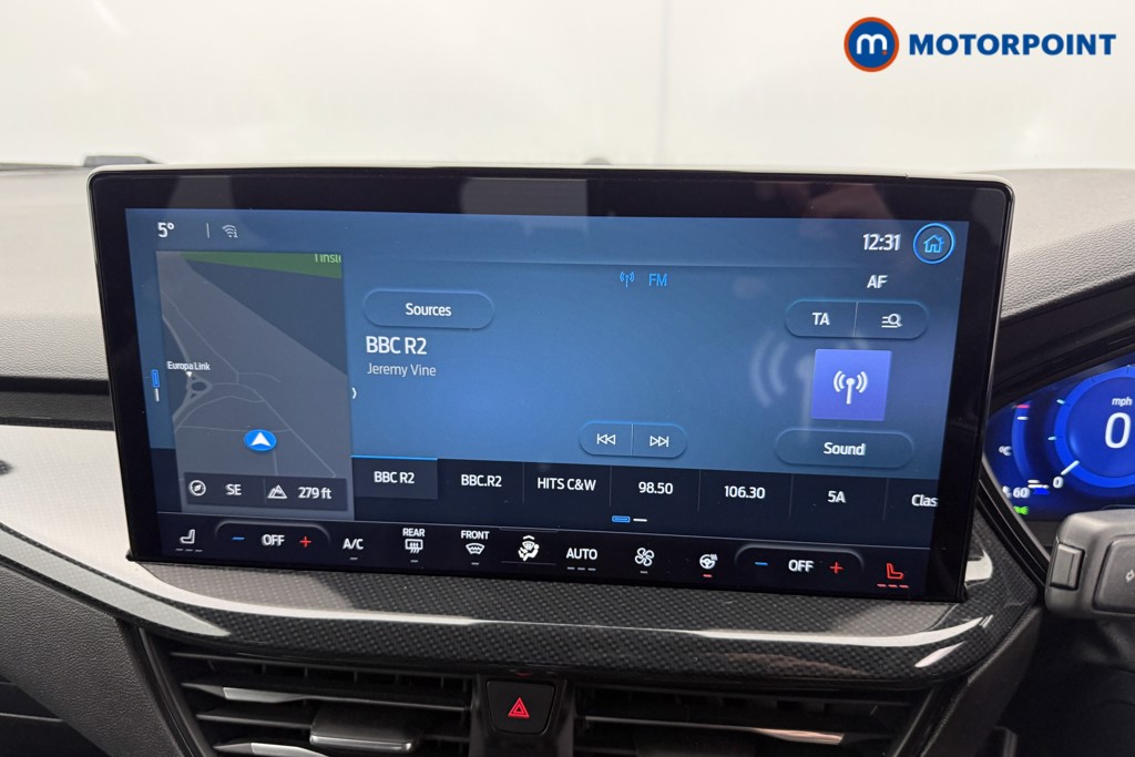 Ford Focus St-Line X Manual Petrol Hatchback - Stock Number (1607035) - 6th supplementary image