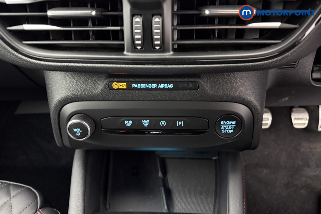 Ford Focus St-Line X Manual Petrol Hatchback - Stock Number (1607035) - 11th supplementary image