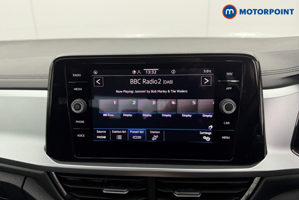 Volkswagen T-Roc Life Manual Petrol SUV - Stock Number (1607036) - 6th supplementary image