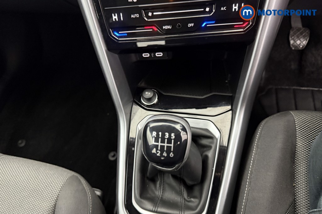 Volkswagen T-Roc Life Manual Petrol SUV - Stock Number (1607036) - 13th supplementary image