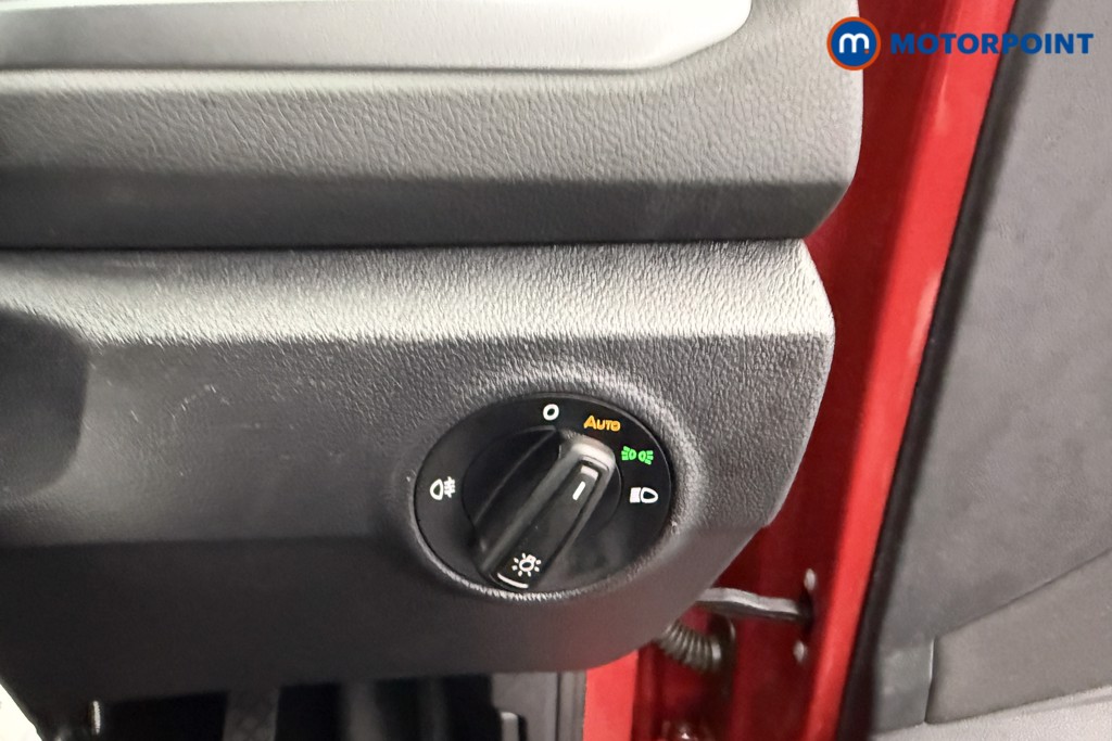 Volkswagen T-Roc Life Manual Petrol SUV - Stock Number (1607036) - 16th supplementary image