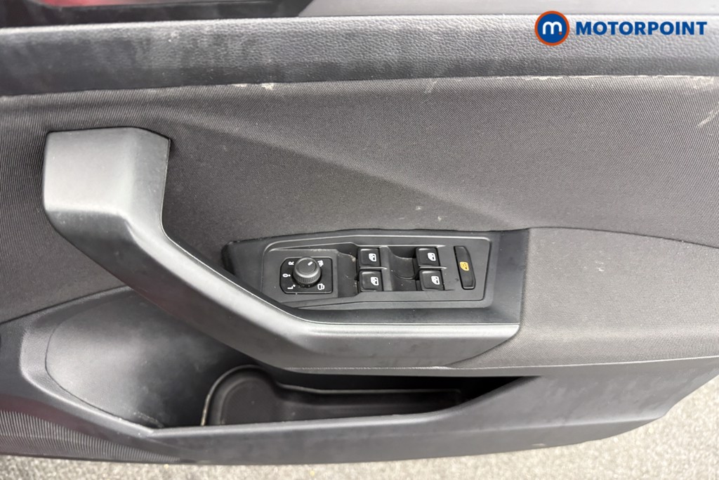 Volkswagen T-Roc Life Manual Petrol SUV - Stock Number (1607036) - 17th supplementary image