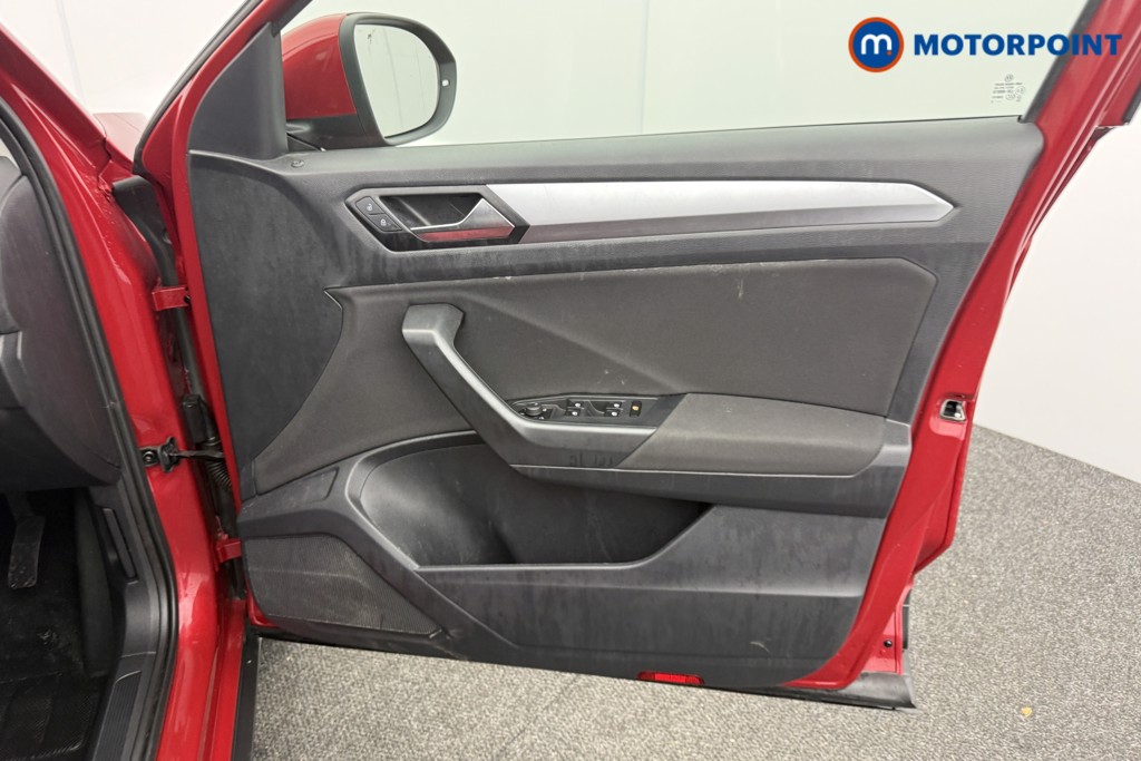Volkswagen T-Roc Life Manual Petrol SUV - Stock Number (1607036) - 18th supplementary image