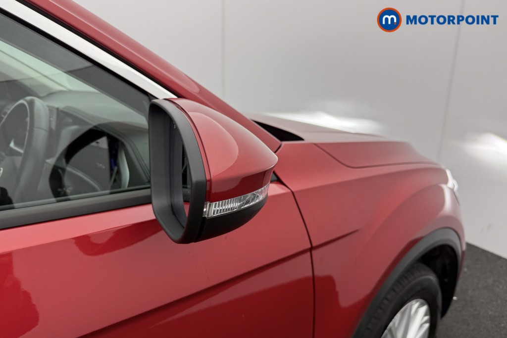 Volkswagen T-Roc Life Manual Petrol SUV - Stock Number (1607036) - 19th supplementary image