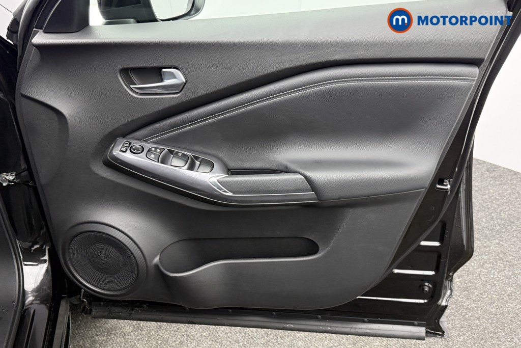 Nissan Juke N-Connecta Automatic Petrol-Electric Hybrid SUV - Stock Number (1607082) - 16th supplementary image