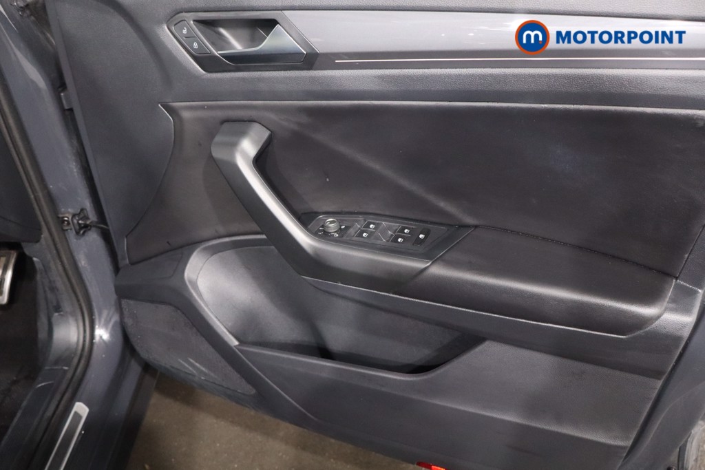 Volkswagen T-Roc R-Line Manual Petrol SUV - Stock Number (1607172) - 24th supplementary image