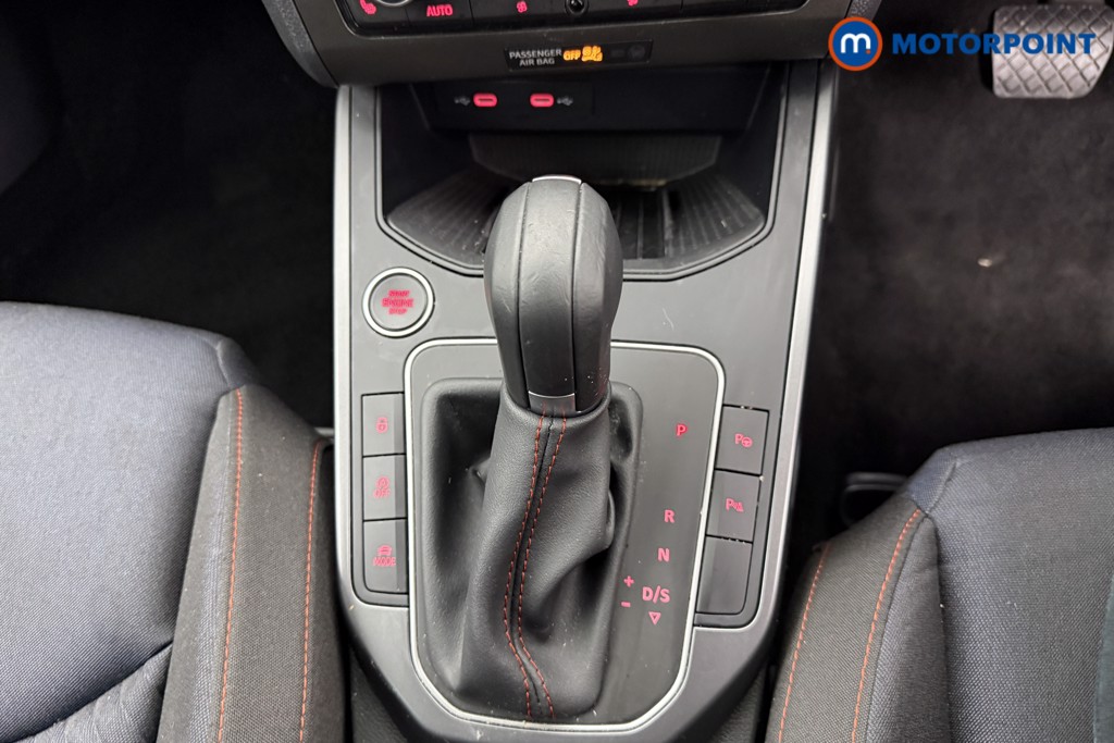 Seat Arona Fr Black Edition Automatic Petrol SUV - Stock Number (1607335) - 12th supplementary image