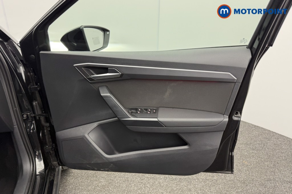Seat Arona Fr Black Edition Automatic Petrol SUV - Stock Number (1607335) - 17th supplementary image