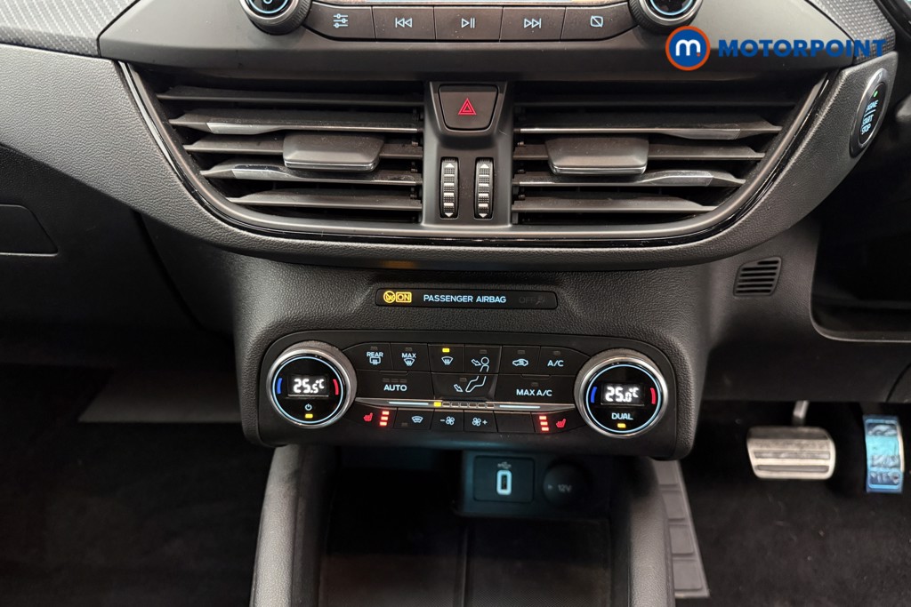 Ford Focus St-Line X Automatic Diesel Hatchback - Stock Number (1586353) - 19th supplementary image