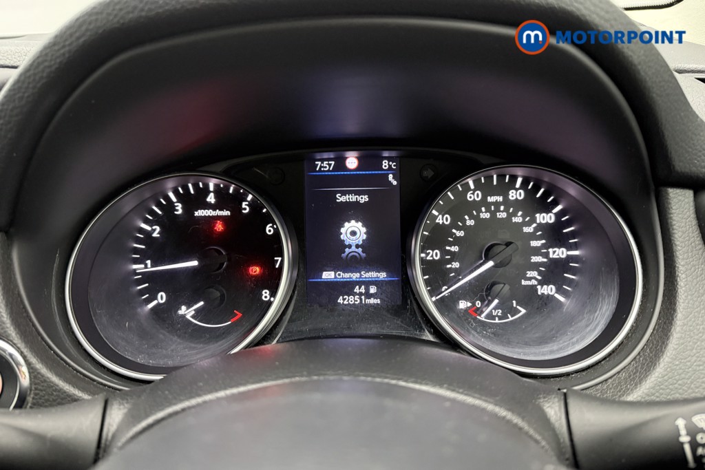 Nissan Qashqai Tekna Manual Petrol SUV - Stock Number (1590844) - 9th supplementary image