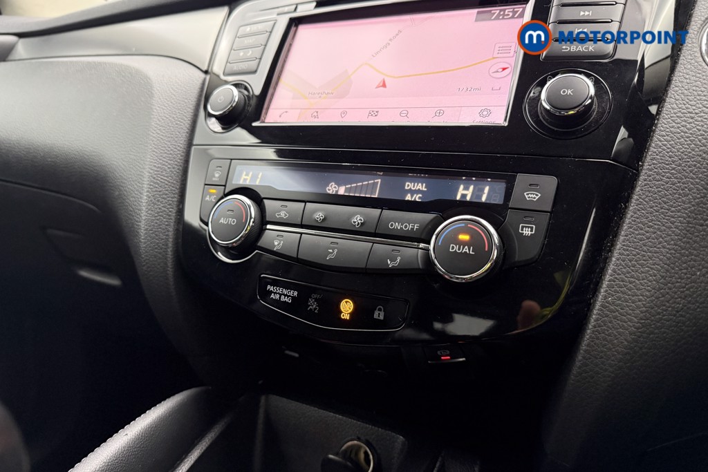 Nissan Qashqai Tekna Manual Petrol SUV - Stock Number (1590844) - 13th supplementary image