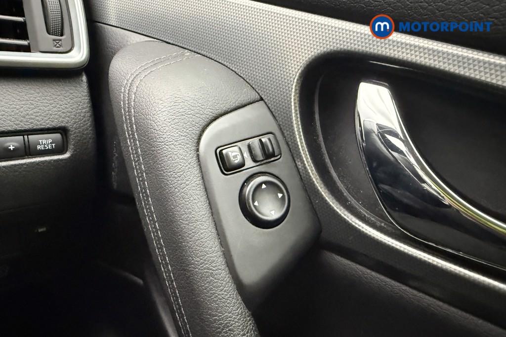 Nissan Qashqai Tekna Manual Petrol SUV - Stock Number (1590844) - 16th supplementary image