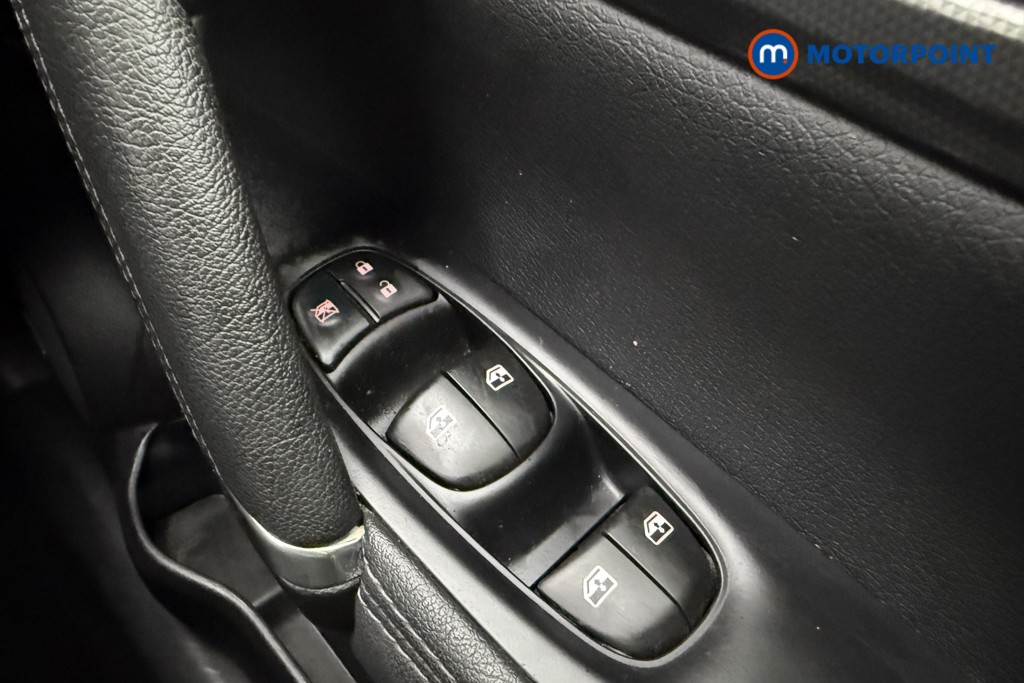 Nissan Qashqai Tekna Manual Petrol SUV - Stock Number (1590844) - 17th supplementary image