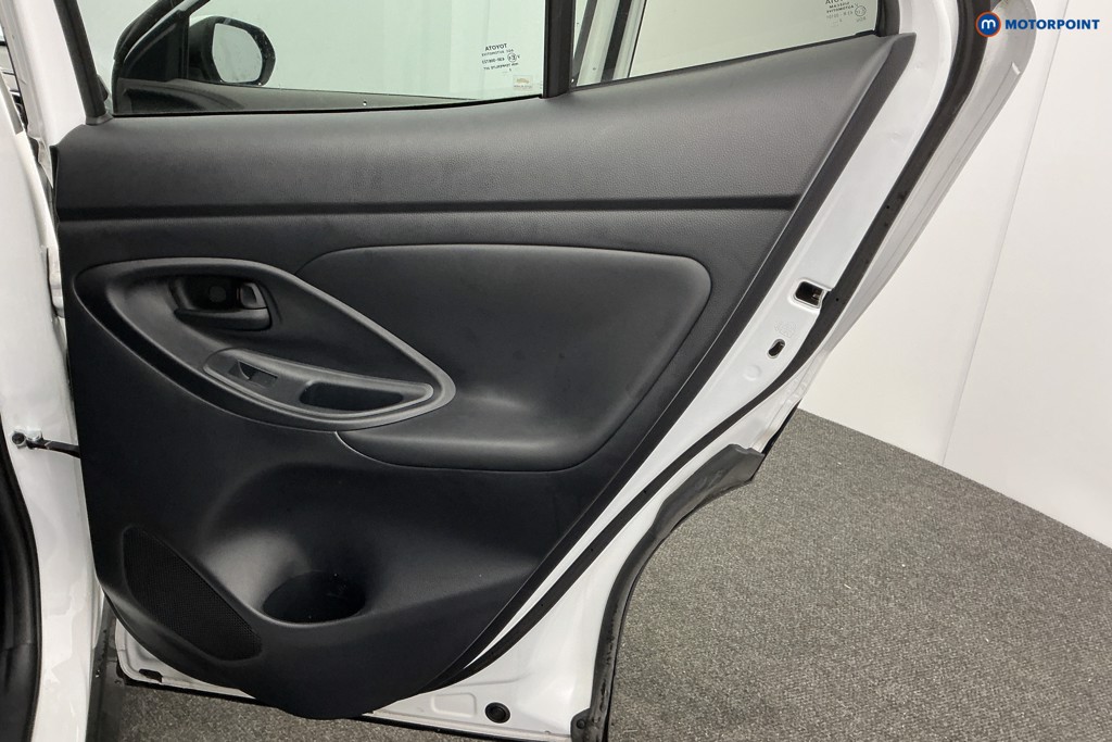 Toyota Yaris Cross Excel Automatic Petrol-Electric Hybrid Estate - Stock Number (1599886) - 29th supplementary image