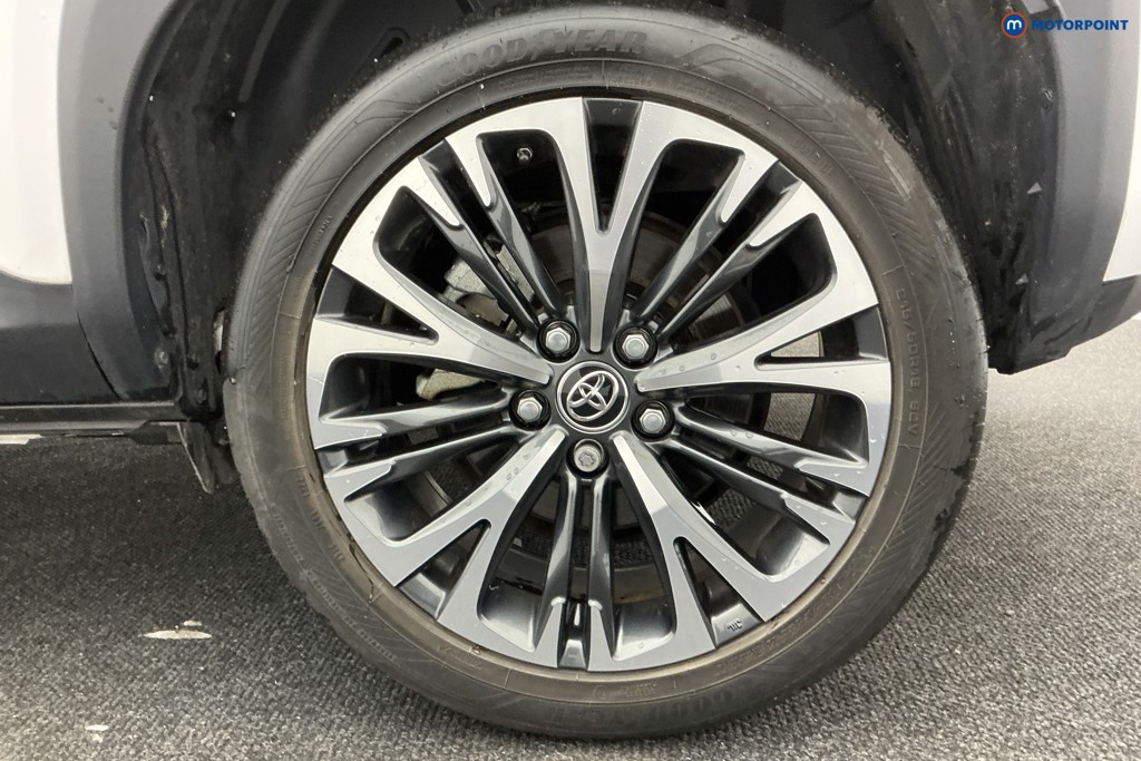 Toyota Yaris Cross Excel Automatic Petrol-Electric Hybrid Estate - Stock Number (1599886) - 39th supplementary image