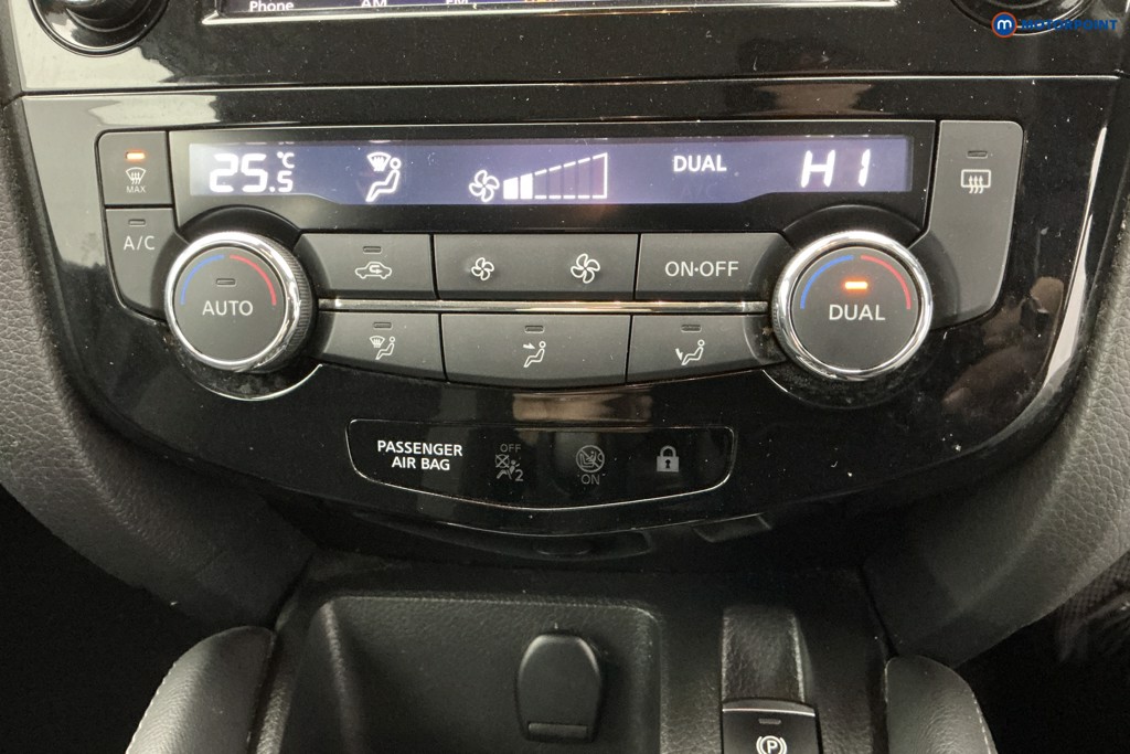 Nissan Qashqai Acenta Premium Automatic Petrol SUV - Stock Number (1600275) - 16th supplementary image