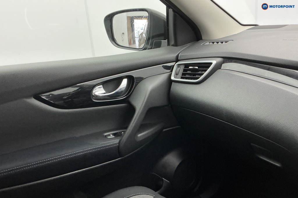 Nissan Qashqai Acenta Premium Automatic Petrol SUV - Stock Number (1600275) - 17th supplementary image