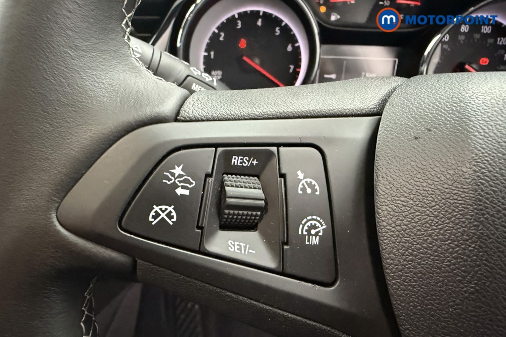 Vauxhall Insignia SRI Manual Petrol Hatchback - Stock Number (1602064) - 4th supplementary image