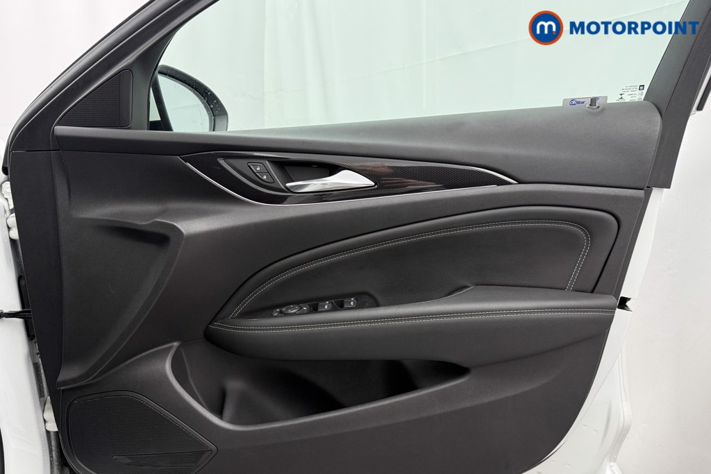 Vauxhall Insignia SRI Manual Petrol Hatchback - Stock Number (1602064) - 16th supplementary image