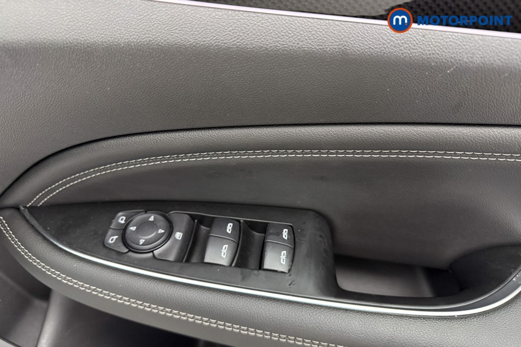 Vauxhall Insignia SRI Manual Petrol Hatchback - Stock Number (1602064) - 17th supplementary image