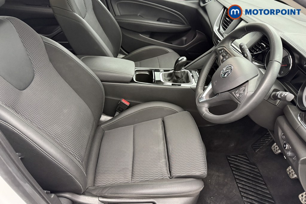 Vauxhall Insignia SRI Manual Petrol Hatchback - Stock Number (1602064) - 18th supplementary image