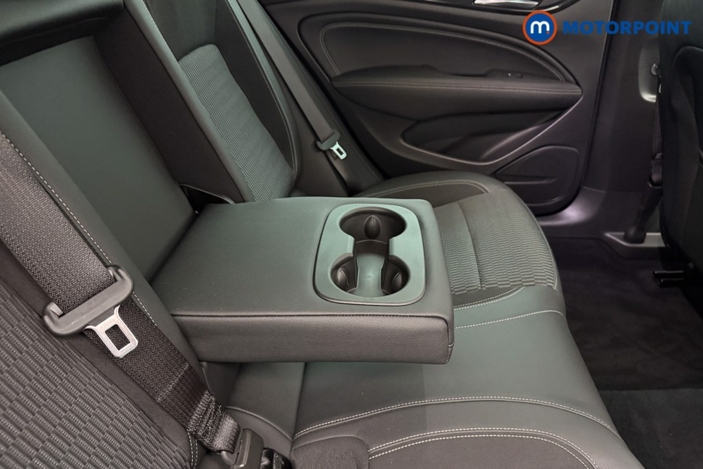 Vauxhall Insignia SRI Manual Petrol Hatchback - Stock Number (1602064) - 23rd supplementary image