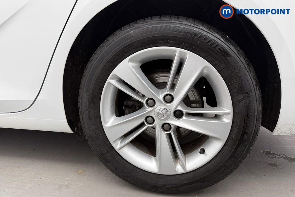 Vauxhall Insignia SRI Manual Petrol Hatchback - Stock Number (1602064) - 29th supplementary image