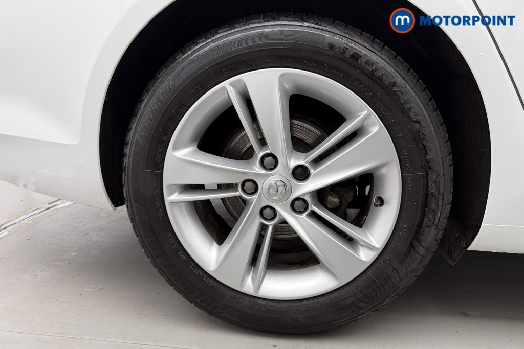 Vauxhall Insignia SRI Manual Petrol Hatchback - Stock Number (1602064) - 30th supplementary image