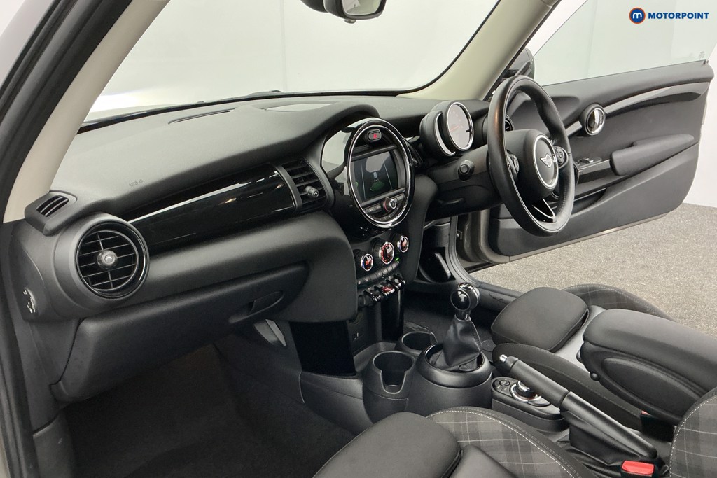 Mini Hatchback Cooper Classic Manual Petrol Hatchback - Stock Number (1602179) - 9th supplementary image