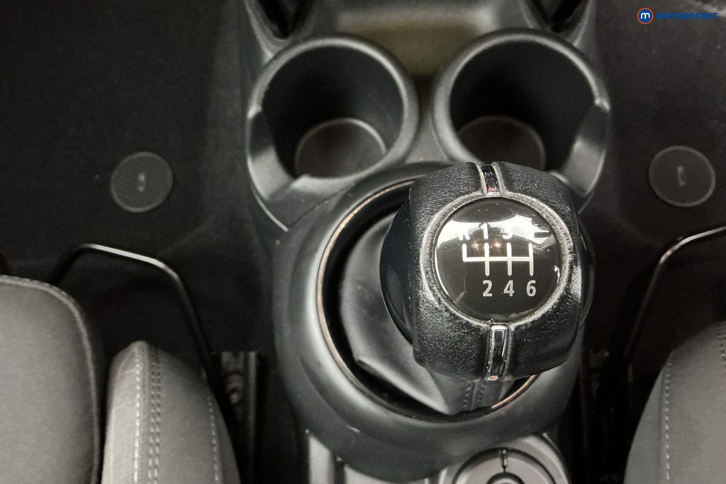 Mini Hatchback Cooper Classic Manual Petrol Hatchback - Stock Number (1602179) - 15th supplementary image