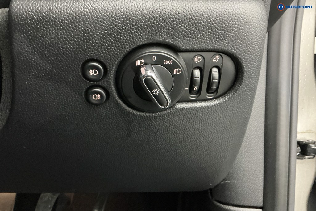 Mini Hatchback Cooper Classic Manual Petrol Hatchback - Stock Number (1602179) - 22nd supplementary image